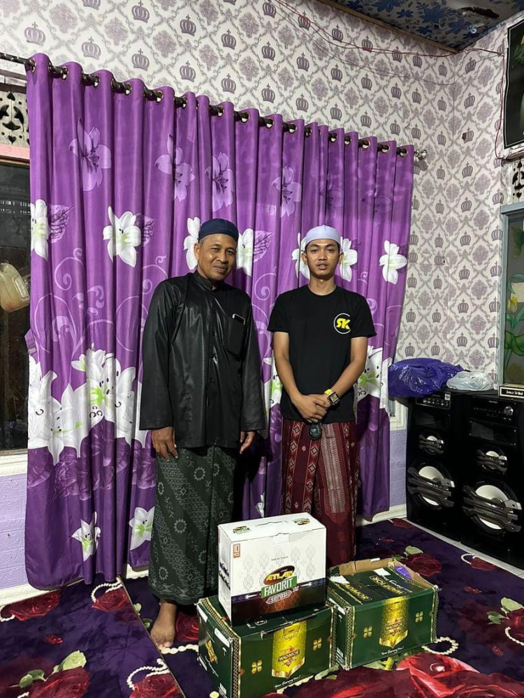 Peduli Berbagi Untuk Pengajar Pondok Pesantren, Ini Pesan Roni.