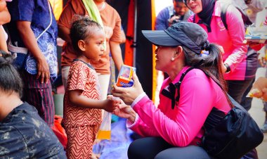 Ketum Bhayangkari Juliati Sigit Prabowo Tinjau Dua Posko Pengungsian Bencana Erupsi Gunung Lewotobi