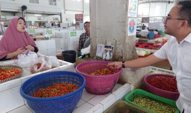 Unit Tipidter Polres Banjarbaru Kunjungi Pasar Bauntung, Cek Harga Sembako Di Bulan Ramadan