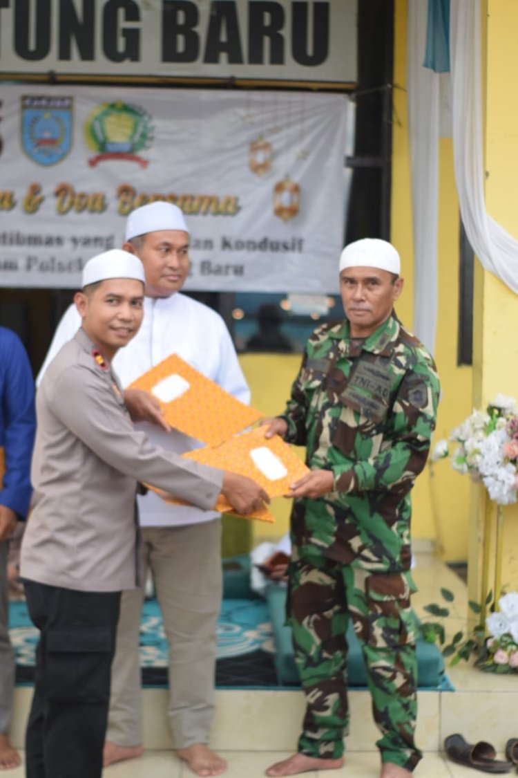 Membangun Kebersamaan Bersama Forkopimcam Dan Warga, Polsek Beruntung Baru Gelar Buka Bersama