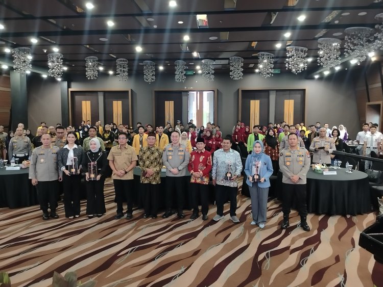 Divhumas Polri Gelar Dialog Publik Di Kalsel Bertema Menyongsong Indonesia Emas 2025