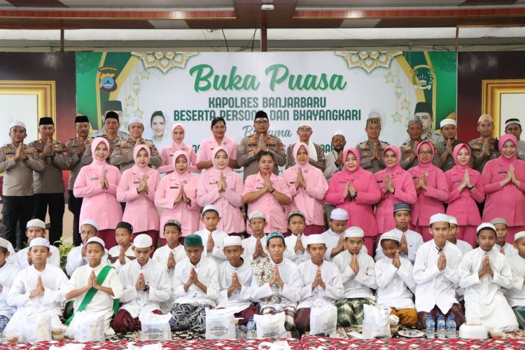 Tebar Kebaikan di Bulan Suci, Polres Banjarbaru Berbagi Takjil dan Santuni Anak Yatim