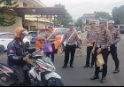 Pererat Hubungan Masyarakat Dan Polri Satlantas Polres Banjarbaru berbagi Takjil