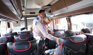 Ditlantas Polda Kalsel Periksa Kelayakan Bus Jelang Mudik Lebaran Di Terminal KM 17